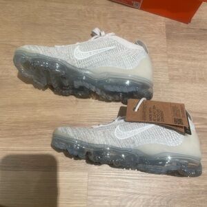 Brand new vapormax